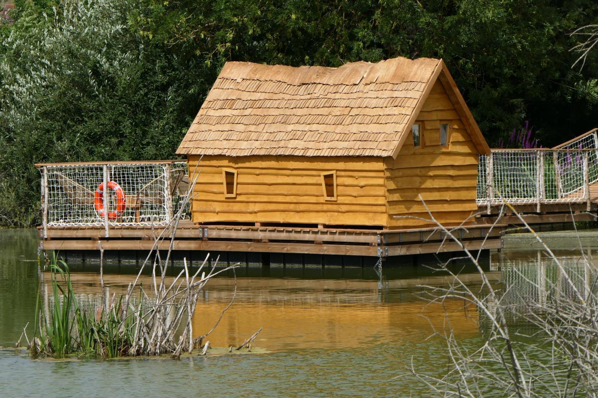 Les Cabanes Flottantes Givrauval Eksteriør billede